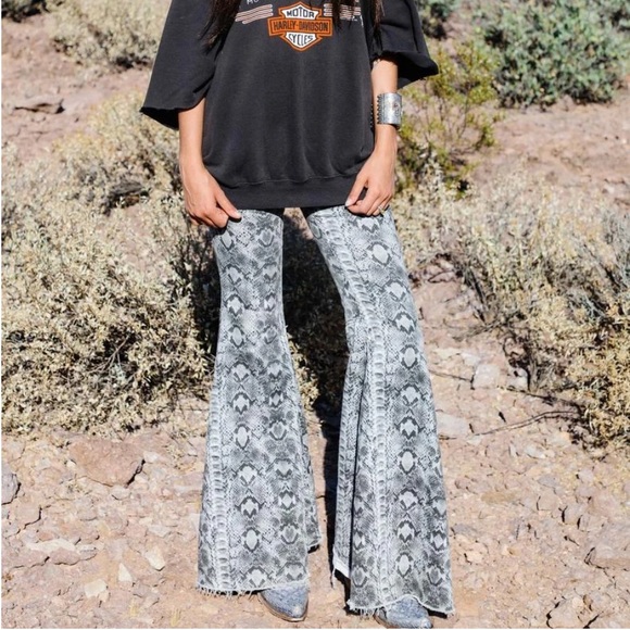 NWT Free People Just Float snake flare jeans pants - Picture 15 of 15